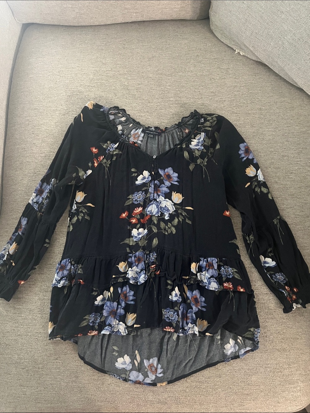 American Eagle Outfitters Black Floral Ruffled Long-Sleeve Blouse